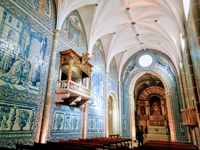 アズレージョが美しいロイオス教会