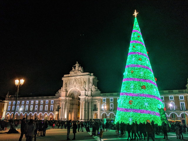 クリスマスのコメルシオ広場