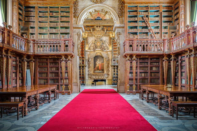 ジョアニナ図書館（Biblioteca Joanina）内部