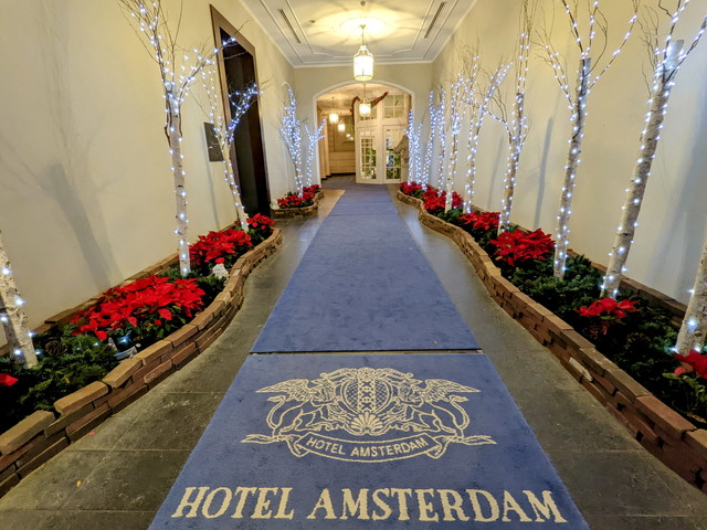 ホテルアムステルダムのエントランス