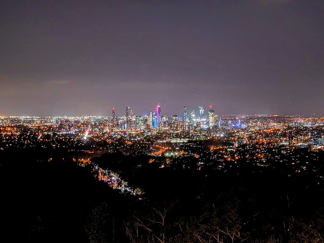 マウントクーサ展望台からの夜景